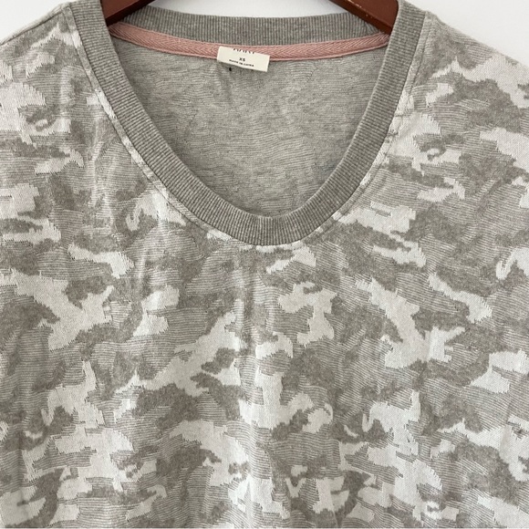 Good Hart Gray Cream Camouflage Print Pullover Sweater Lightweight XS - Picture 9 of 9
